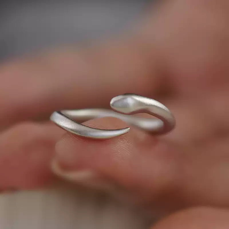 UNYI White Snake Adjustable Ring – Pure Silver