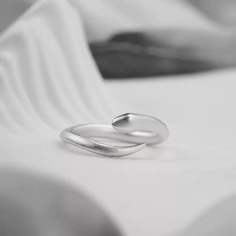 UNYI White Snake Adjustable Ring – Pure Silver